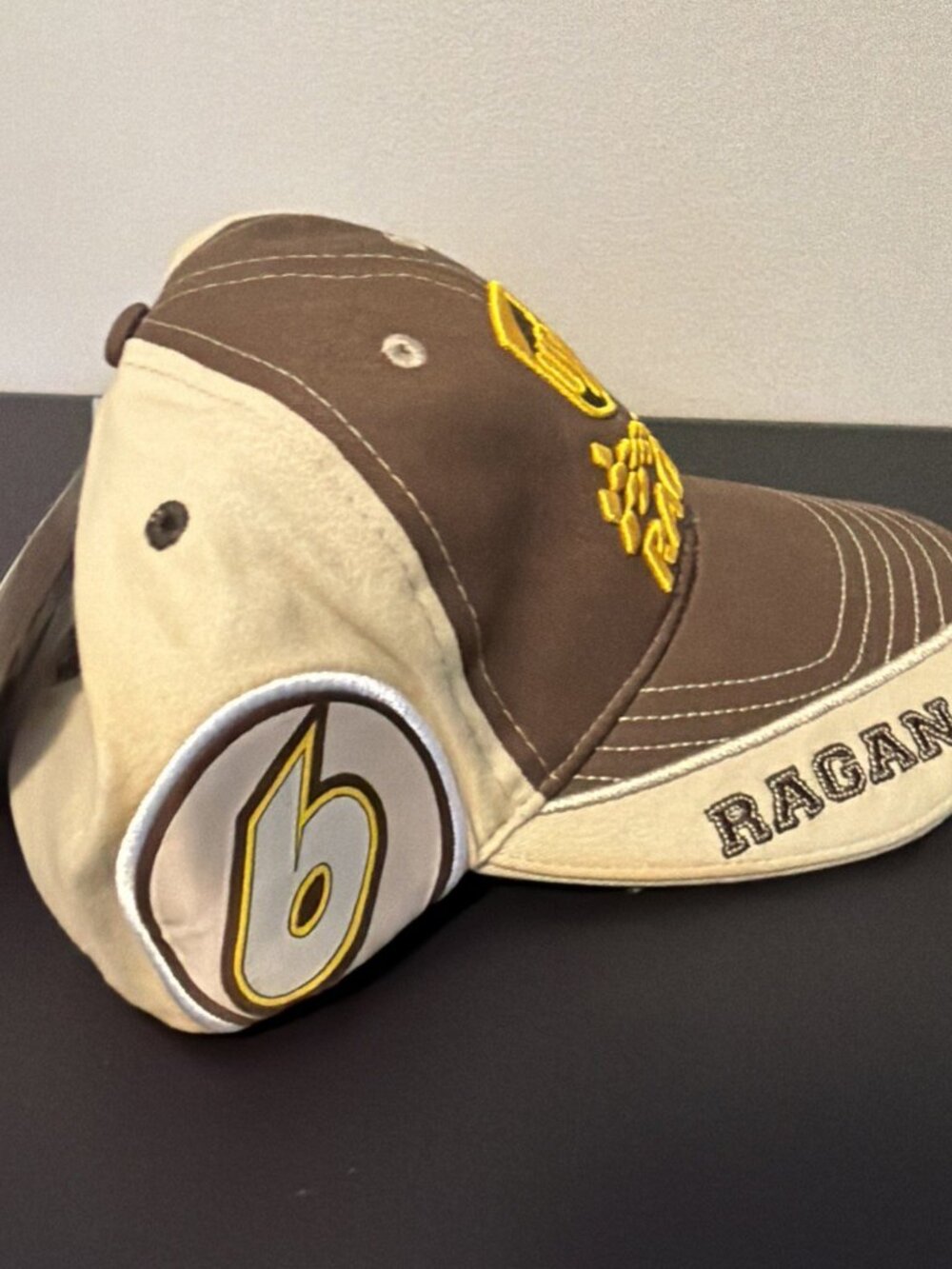 Ups Reagan Racing Chase Authentic - Picture 6 of 8